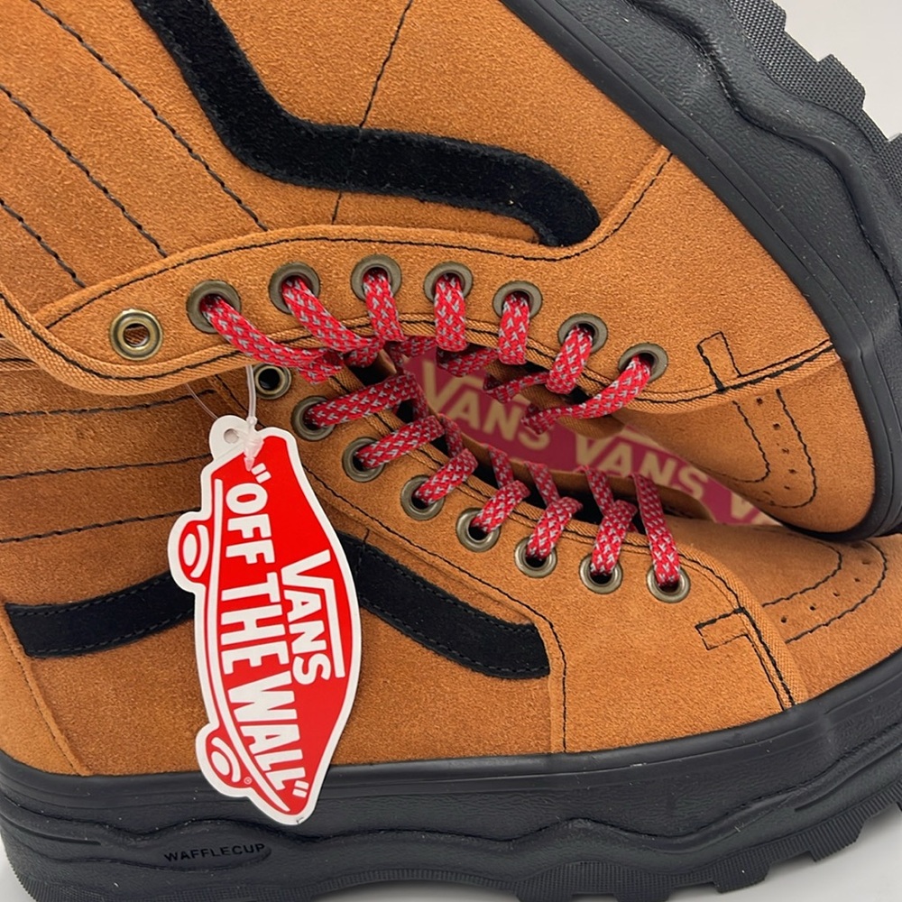 Vans WMNS Sentry Sk8-Hi Hiker Suede Brown/Black
VN0A5KY5Y49 Sneakers - Picture 14 of 16